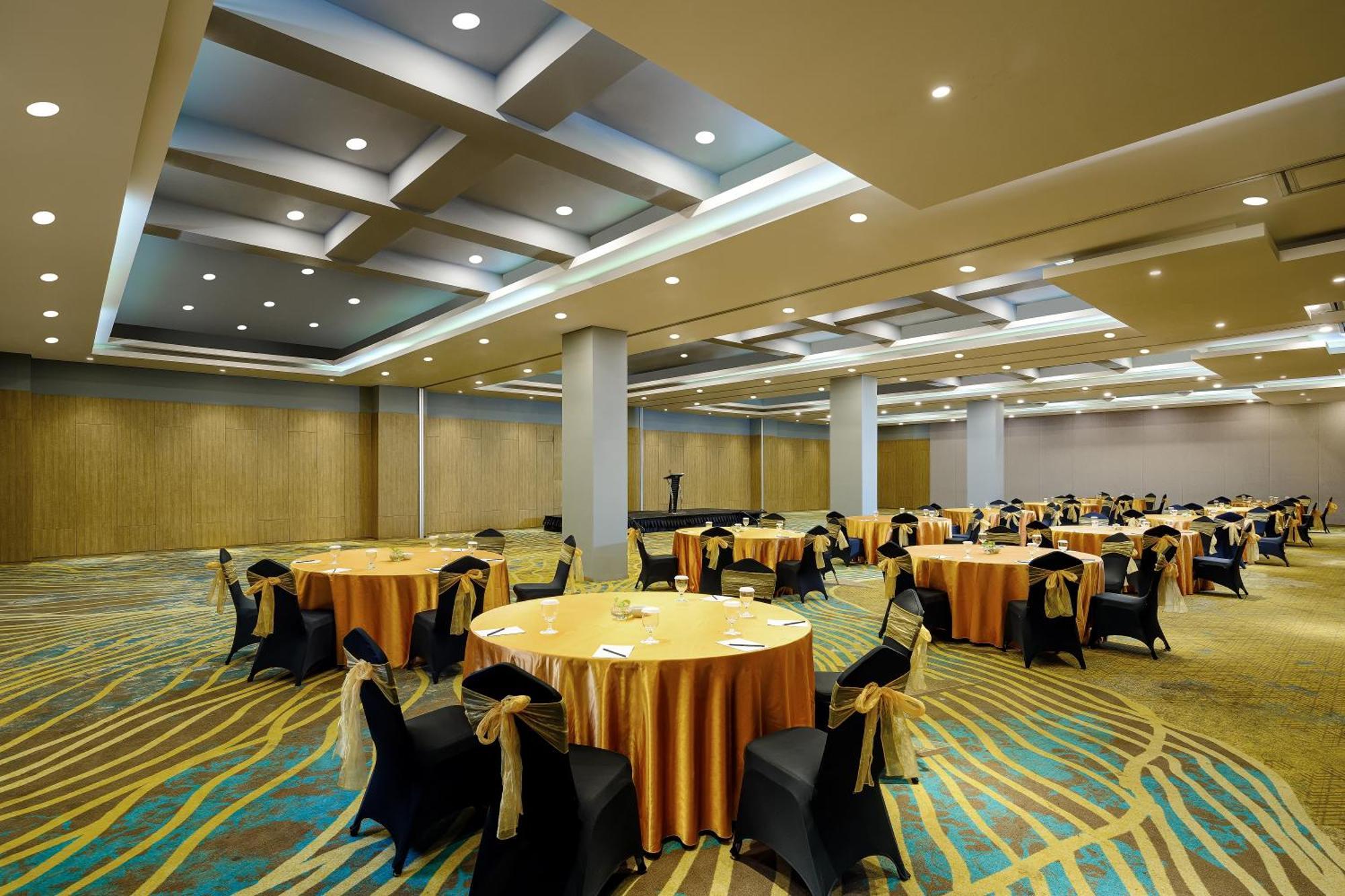 Luminor Hotel Purwokerto By Wh Exterior foto