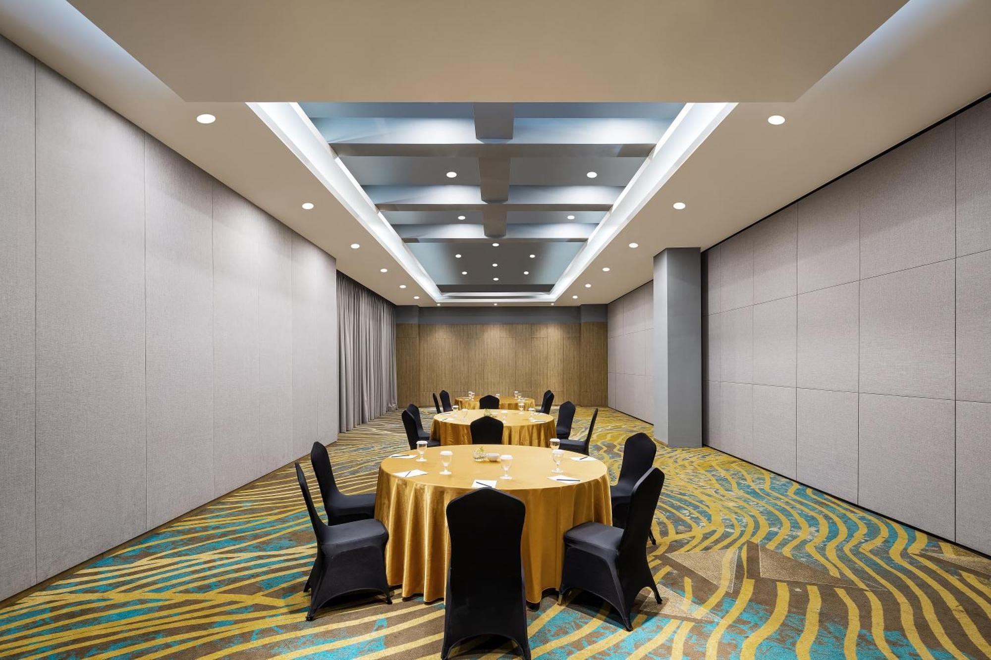 Luminor Hotel Purwokerto By Wh Exterior foto