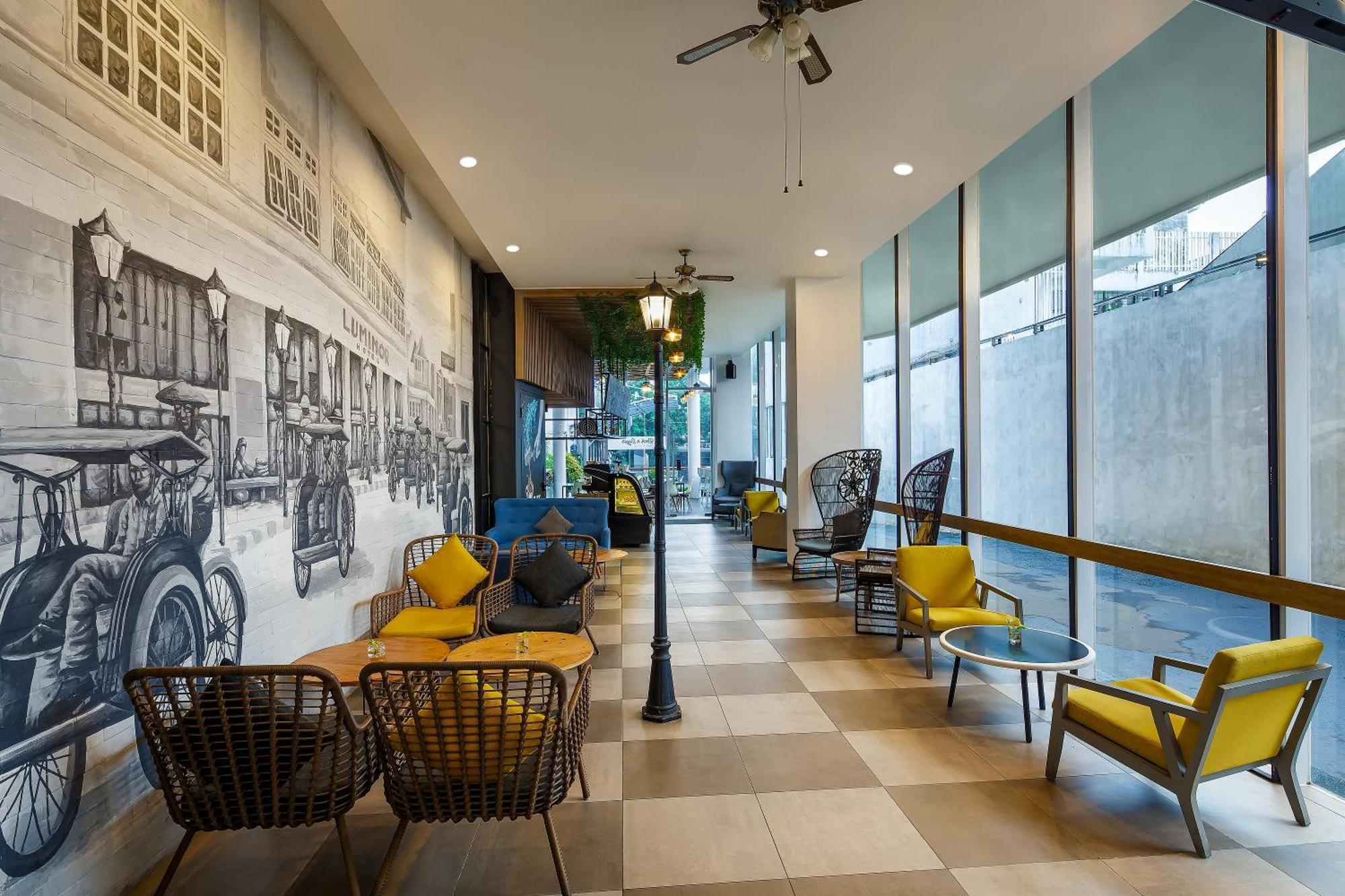 Luminor Hotel Purwokerto By Wh Exterior foto